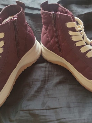 Zara ankle boots size 37 like new, burgundy