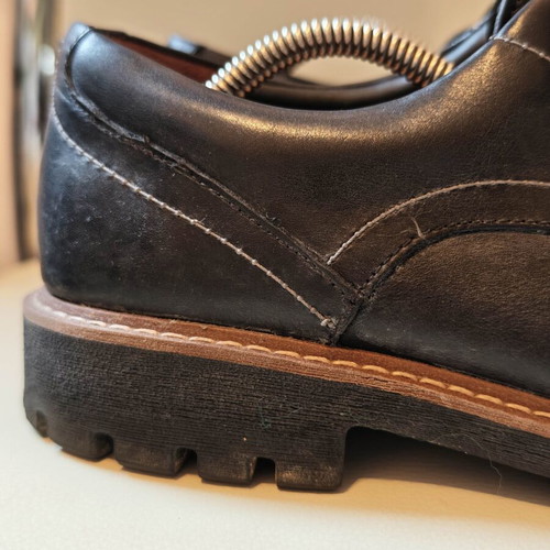 Clarks Batcombe Hall leather Derby shoes, size 41, black