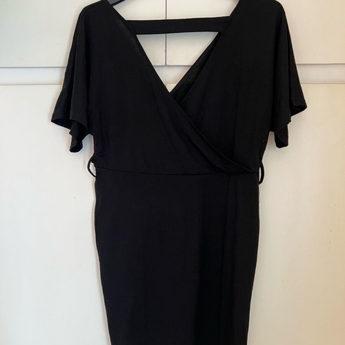 Black short-sleeve dress like new with back opening, size L