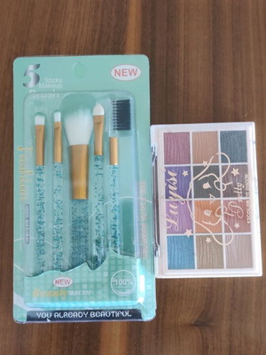 Eyeshadow and brush set new, 12 colors and 5 brushes