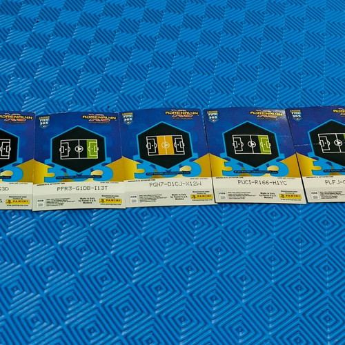 Panini FIFA 365 collectible cards like new, set of 5