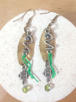 Boho Vintage Dangle Earrings like new, green bead and bronze details