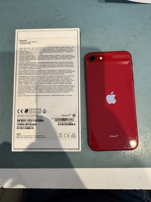 iPhone SE червен 64GB употребяван, с две SIM
