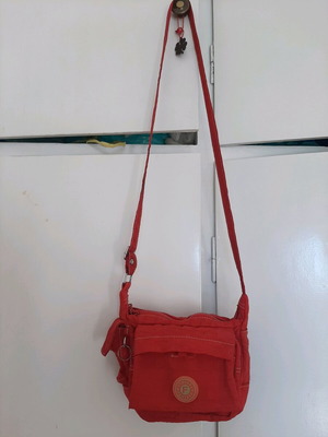 Fantasy crossbody bag like new, red