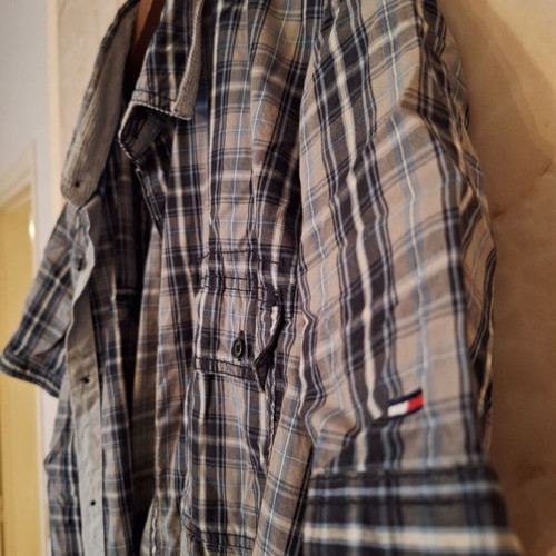 TH Short-Sleeve Shirt Tommy Hilfiger like new