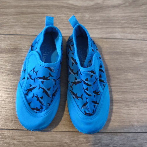 Children's water shoes size 28 used, blue unisex design