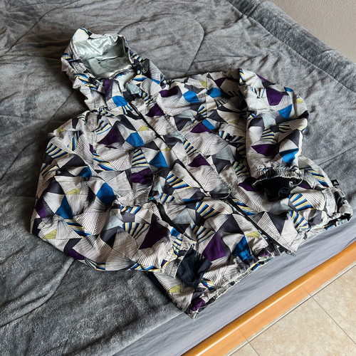 Ski-Snowboard jacket like new, waterproof with multiple pockets
