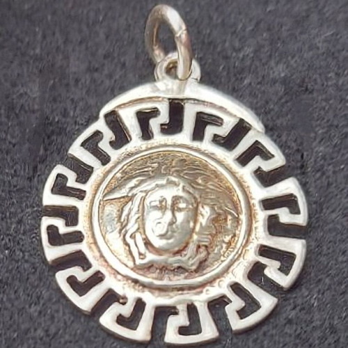 Висулка Versace с горгоната, сребърна 925, употребявана