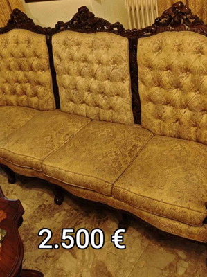 Κλασικός καναπές με σκαλιστό ξύλο σαν καινούργιο