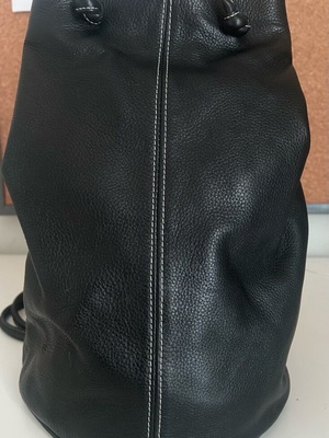 Leather women's backpack bag like new, black with light stitching