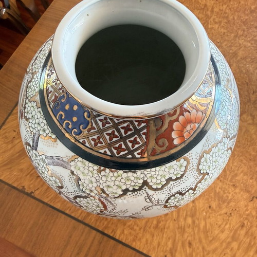 Large handmade Chinese porcelain vase with traditional hand-painted design