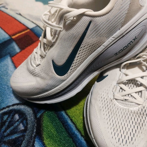 Nike Vomero ZoomX 18 Sport Shoes like new, size 41