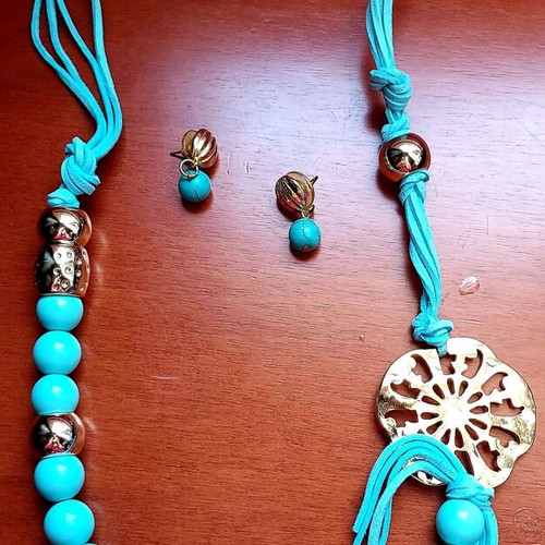 Handmade turquoise and gold necklace and earrings set like new