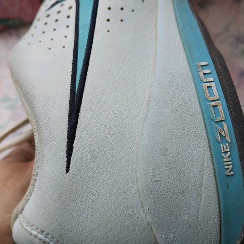 Nike Zoom athletic shoes like new, white and turquoise