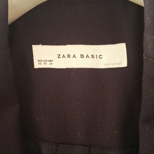 Zara black blazer used with padded shoulders and lining