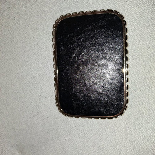 Axel small crossbody bag like new with detachable chain and embossed design
