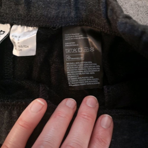 H&M shorts used, size Small