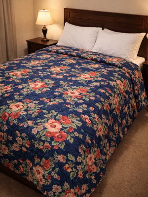 Vintage wool-filled bed quilt, unused