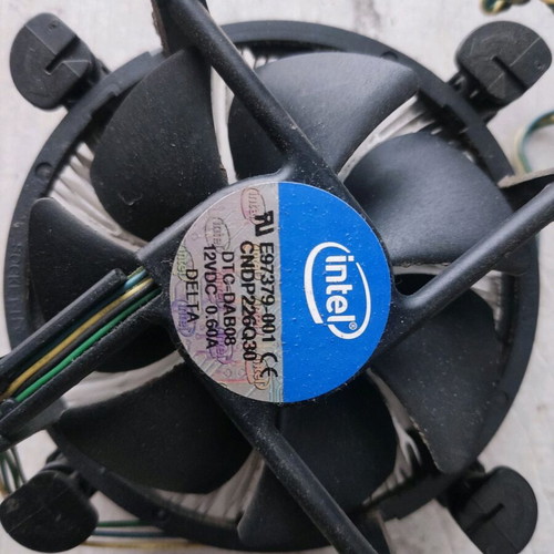 Socket 775 cooler used with fan for processors