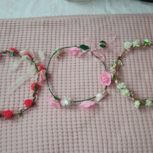 Three wreaths like new for theater and play