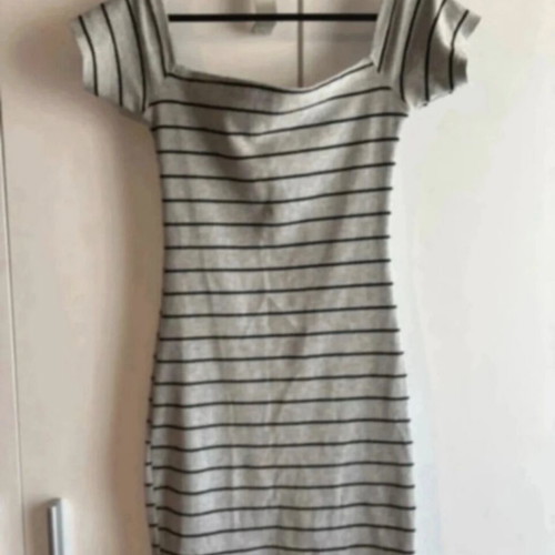 Striped dress Muse like new, black and gray