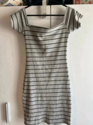 Striped dress Muse like new, black and gray