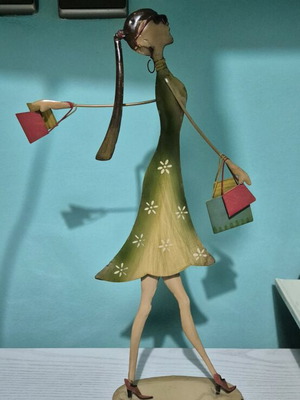Metal desk decor Shopping Girl inspired by Sex and the City like new
