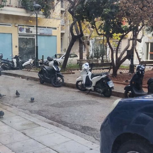 Commercial Store 186 sqm Corner Unit in Athens Patissia
