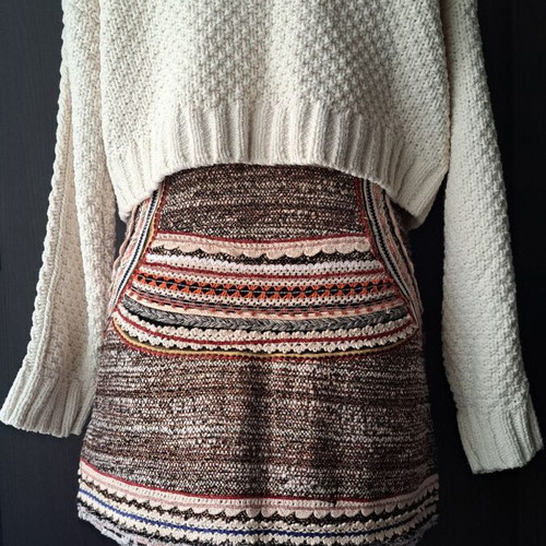 Bershka chenille crop knit pullover like new, white beige, size S/M