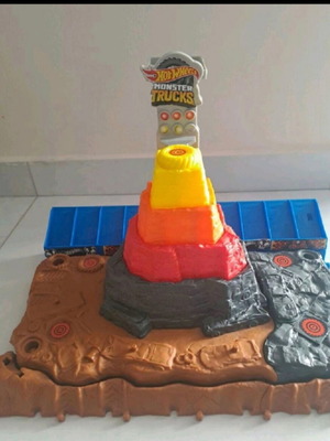 Hot Wheels πίστα Arena Smasher Bone Shaker σαν καινούργιο