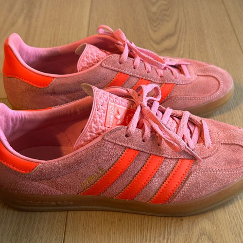 Adidas Gazelle pink athletic shoes like new, size 40.5