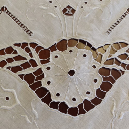 Handmade cutwork tablecloth 170x170, like new