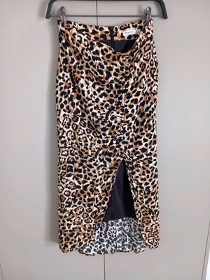 Animal print Stradivarius skirt used, size S
