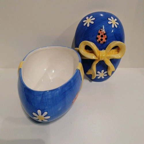 Vintage ceramic egg like new with lid and decorative details