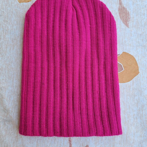 One Size pink beanie like new