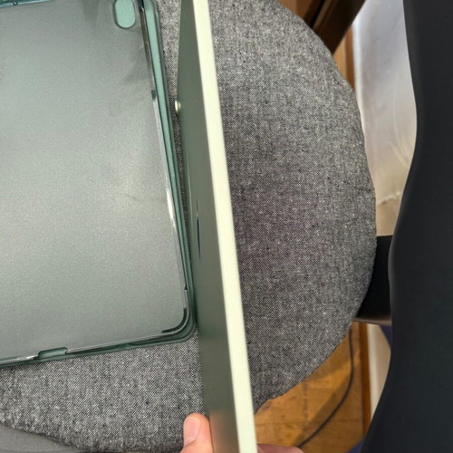 Apple iPad Air 4th Gen 64GB WiFi and Cellular Like New with Case