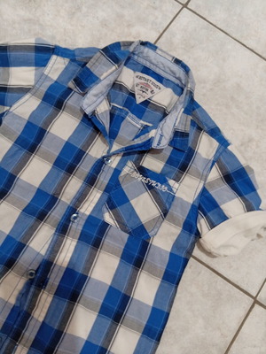 Boy's shirt size 6, like new