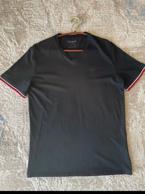 Guess black T-shirt size XL and L new in excellent condition
