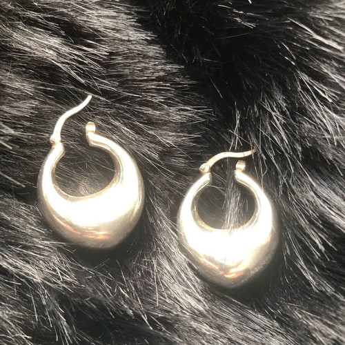 Silver 925 earrings like new with unusual hoop shape