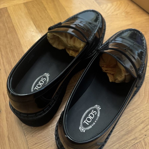 Tod's leather loafers size 40.5 like new, black patent leather