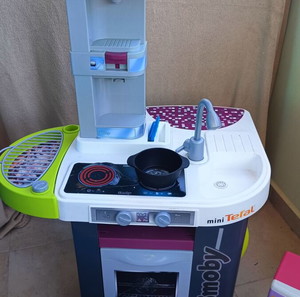 ΠΑΙΔΙΚΗ ΚΟΥΖΙΝΑ MINI TEFAL SMOBY μαζί με άλλες συσκευές και αξεσουάρ κουζίνας και νοικοκυριού