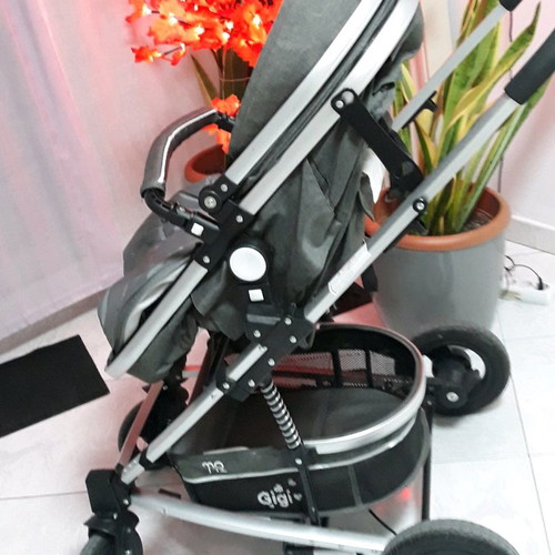 Moni 3-in-1 baby stroller like new, aluminum frame
