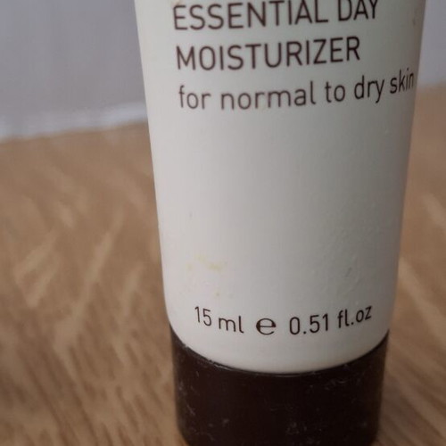 Κρέμες προσώπου Ahava 15ml και Lierac Nuit 25ml με body lotion δώρο καινούργιες