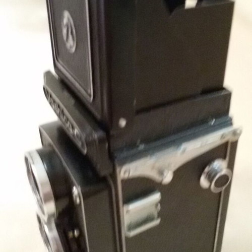 Yashica-C Vintage TLR camera with leather case