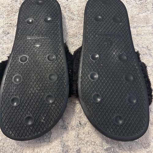 Fur slippers like new, size 39, black