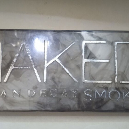 Urban Decay Naked Reloaded eyeshadow palette used, smokey