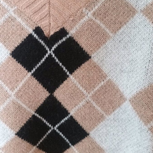 Short sweater used, size M, black and beige
