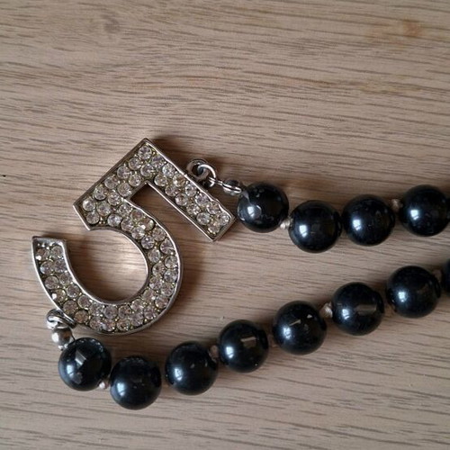 Silver necklace like new, black and silver