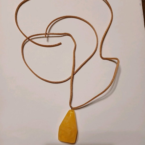 Necklace made of artificial amber new
