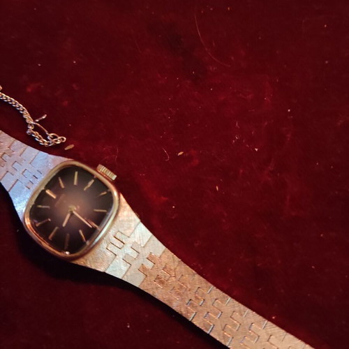 Seiko women's watch like new, silver, WGP back, st. steel, Japan